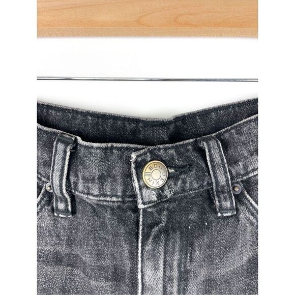 UO BDG Mom High Rise Shorts Black Distressed Cuffed Size 24 W - Picture 2 of 10